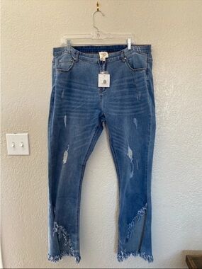 #H375 - NWT - Hayden Boho Distressed Denim Jeans - 2X